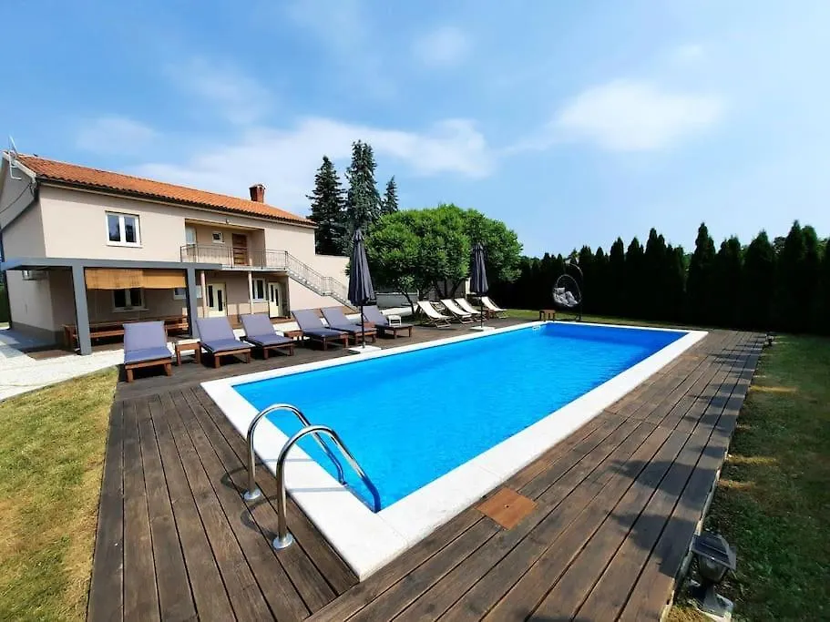Large Apartment In Central Istria With Private Pool