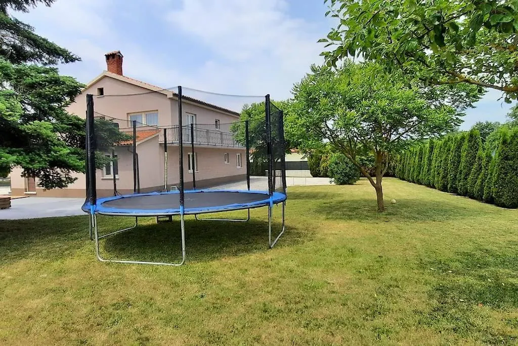 Large Apartment In Central Istria With Private Pool Pulici 0*,  Croatia